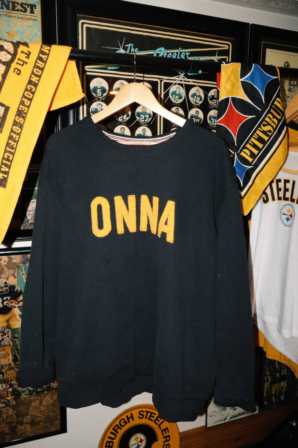 ONNA Logo Crewneck