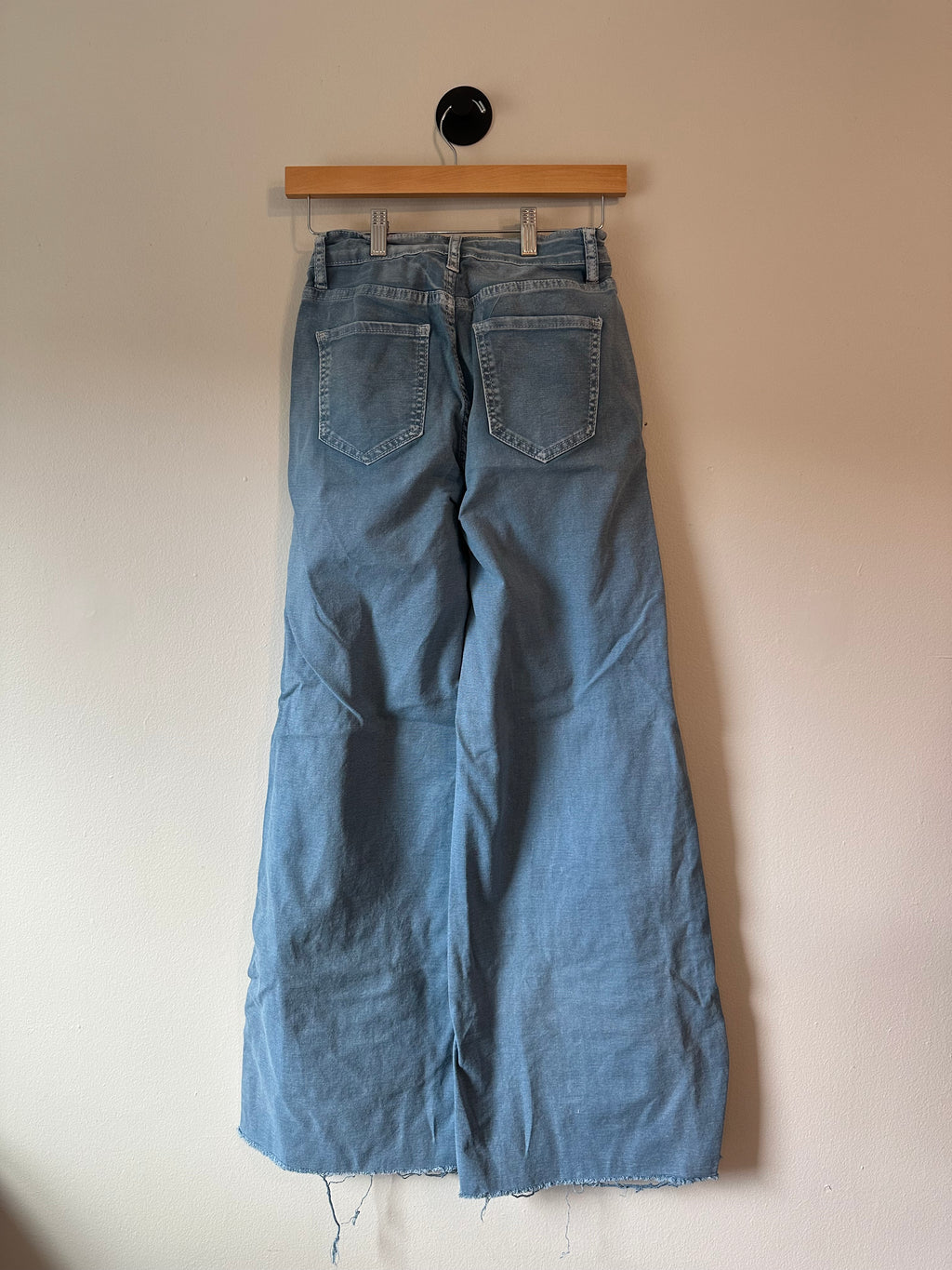 Wide Leg Cargo Jeans