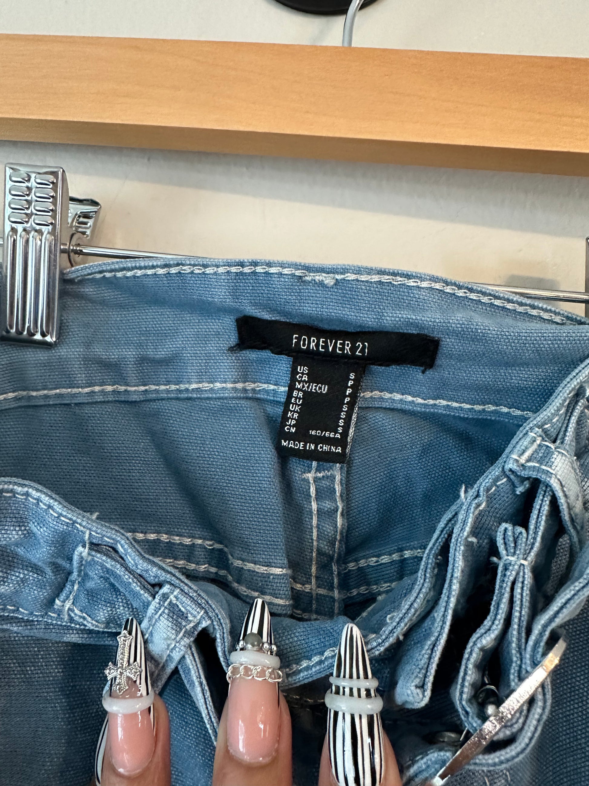 Wide Leg Cargo Jeans