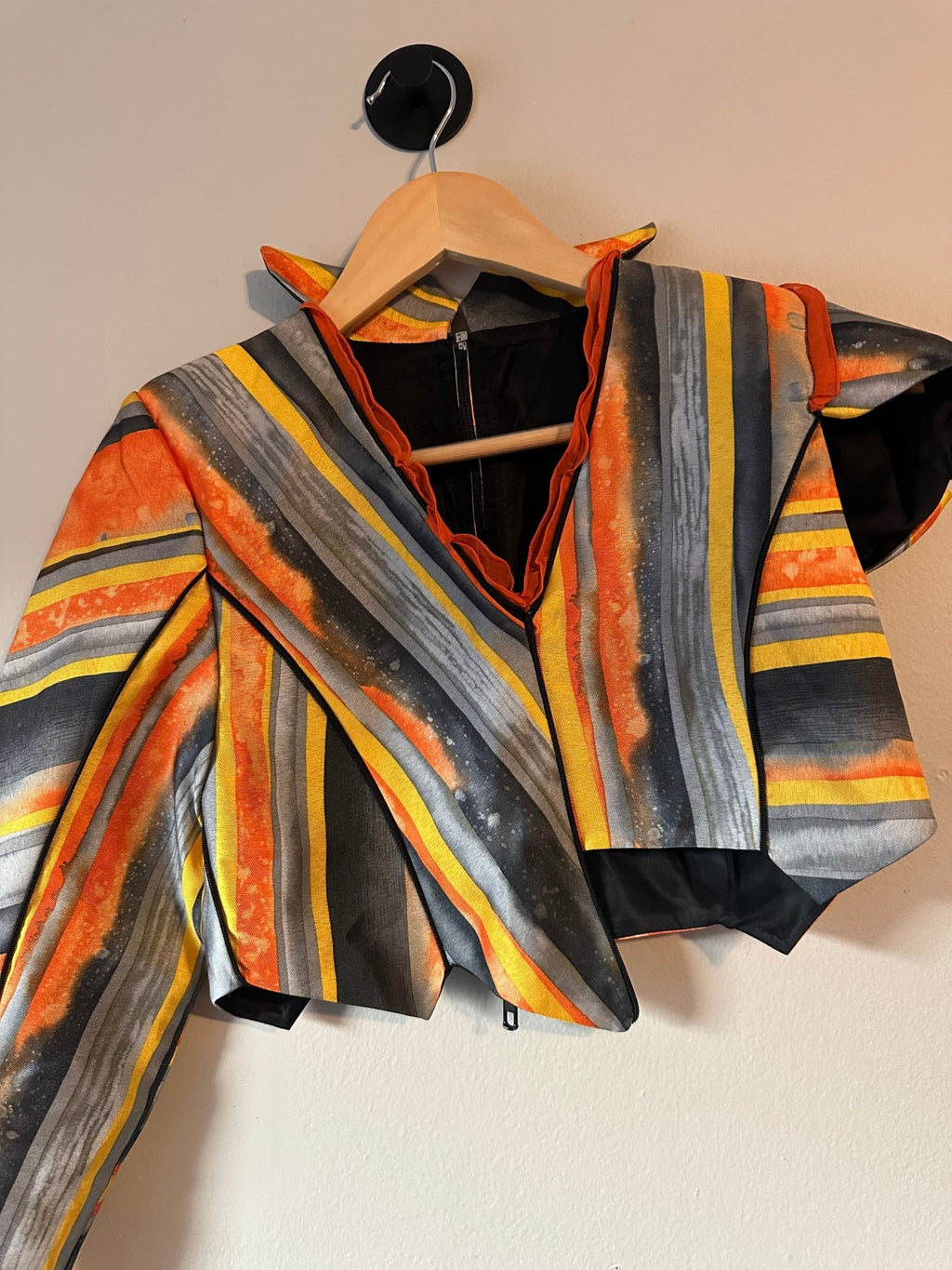 Cropped V Neck - ONNA by gsochic