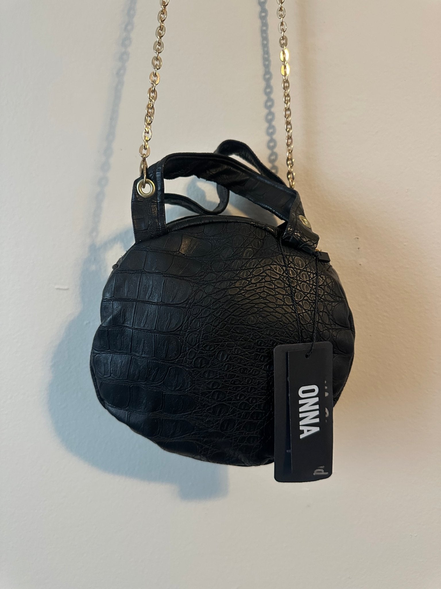 Crossbody - ONNA by gsochic