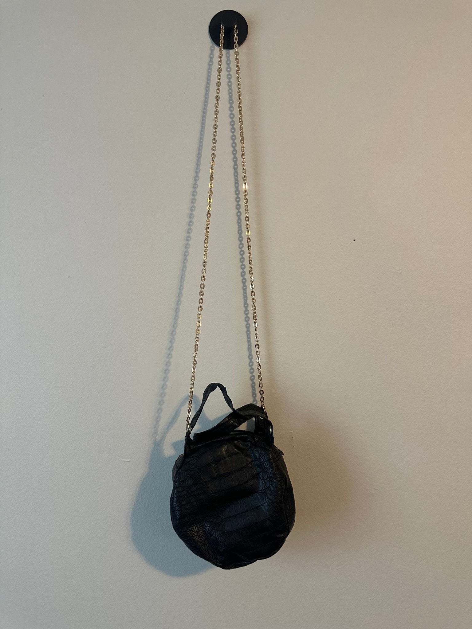 Crossbody - ONNA by gsochic