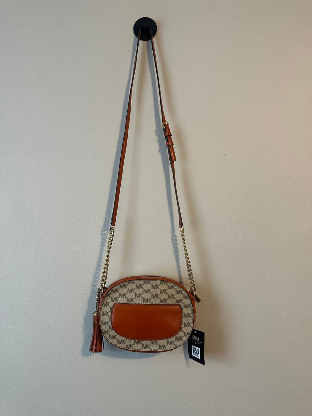 Michael Kors Crossbody - ONNA by gsochic