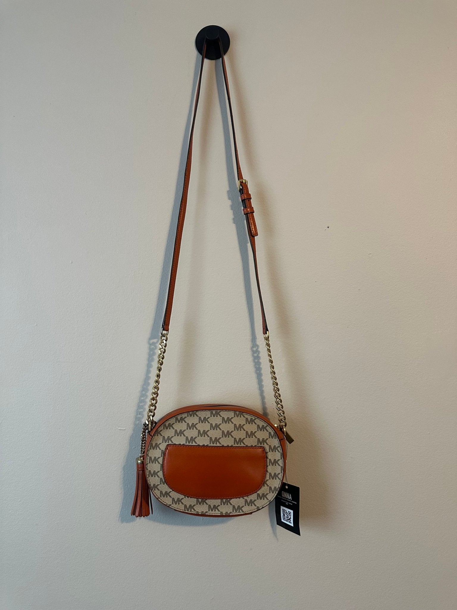 Michael Kors Crossbody - ONNA by gsochic