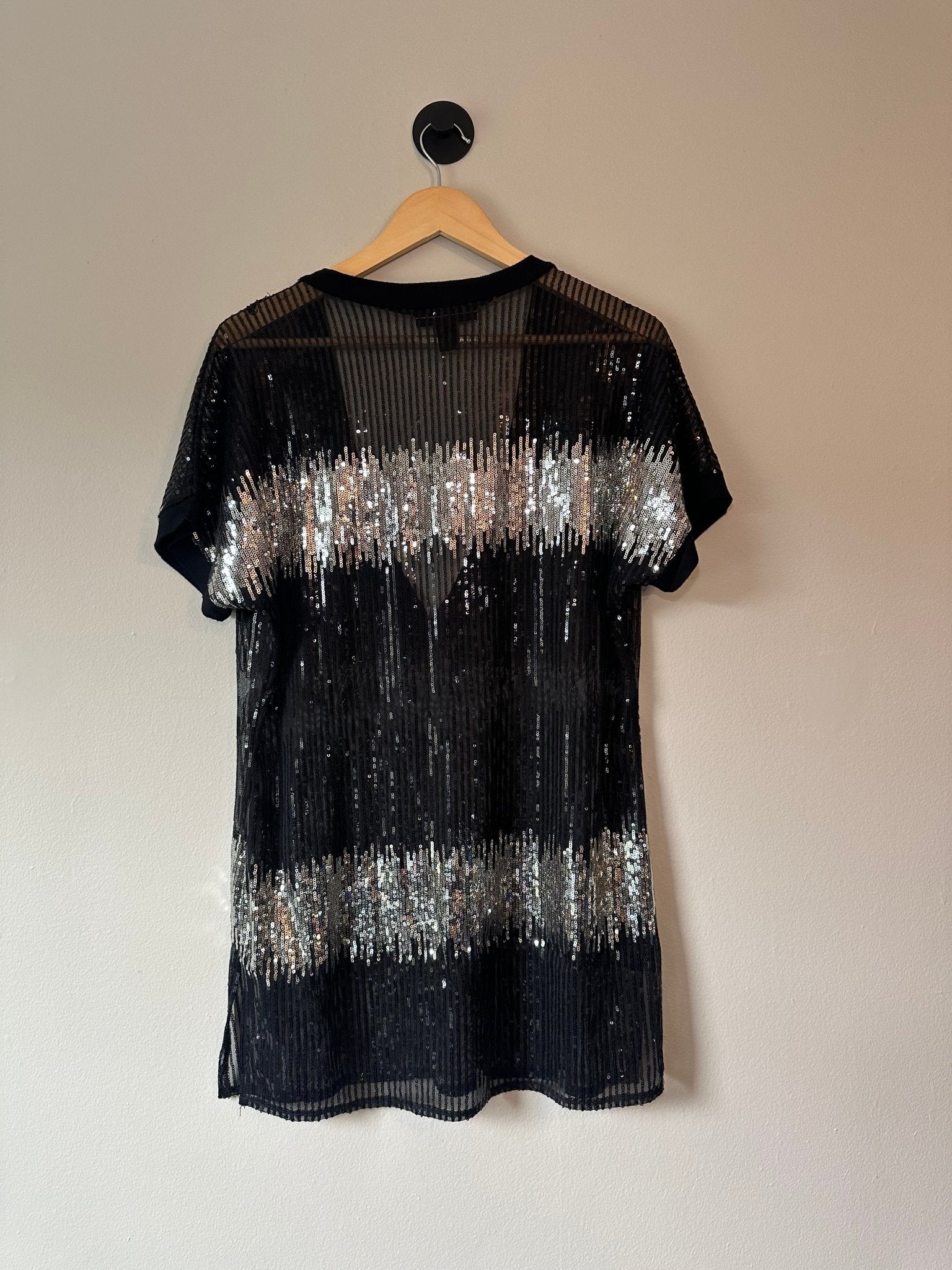 Sequined V Neck - ONNA by gsochic