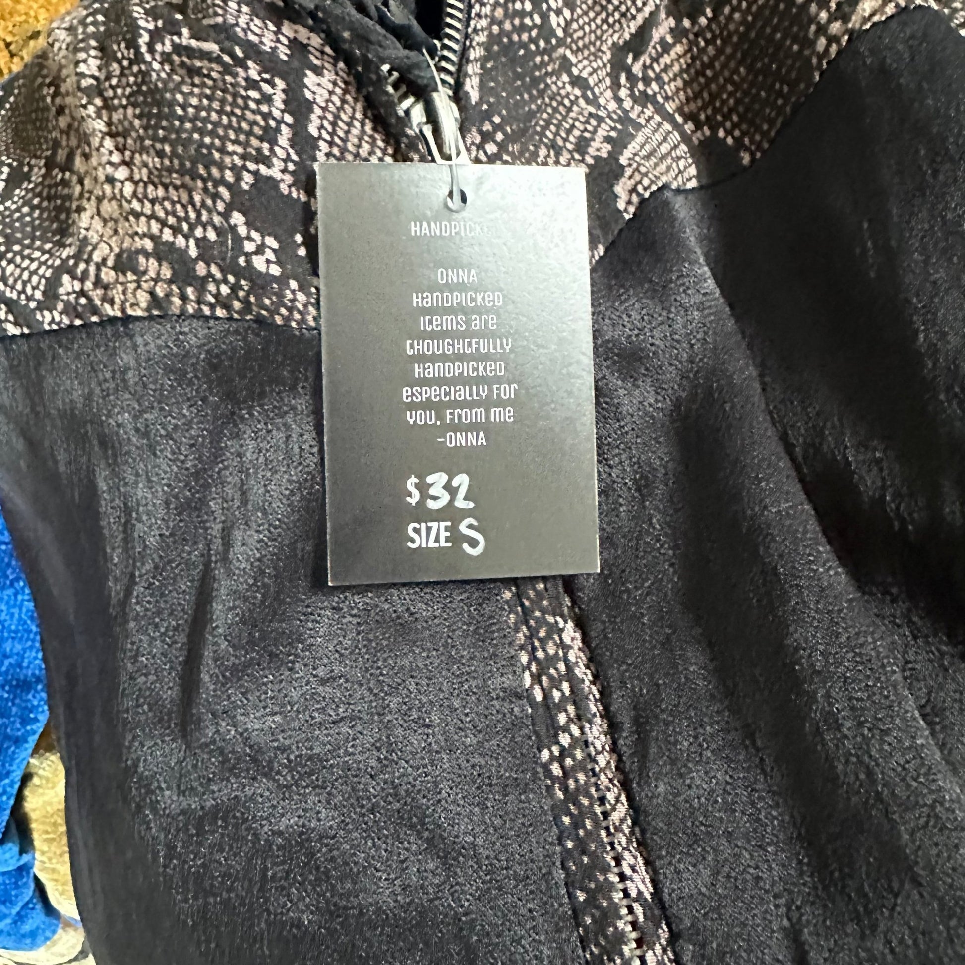 Zip Up - ONNA by gsochic
